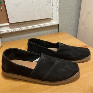 Gently used TOMS slip on shoes